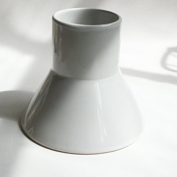 Postmodern White Ceramic Vase - Picture 4 of 7